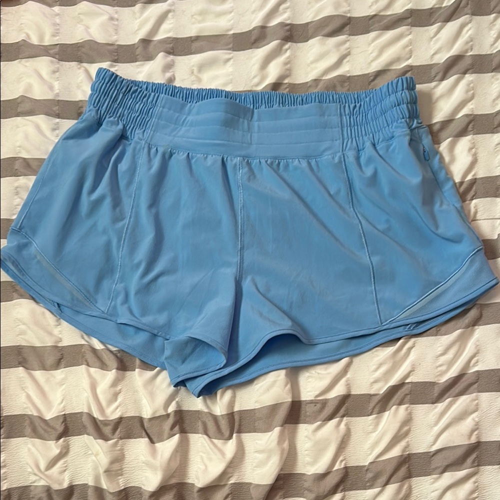 Lululemon hotty hot shorts HR 2.5”